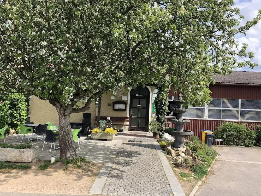Appartements & Reitschule Fuchsenhof