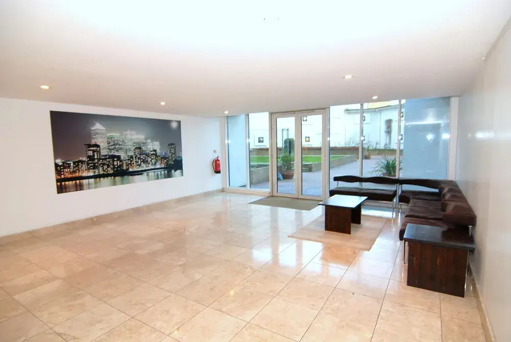 Canary Wharf Budget Apartments