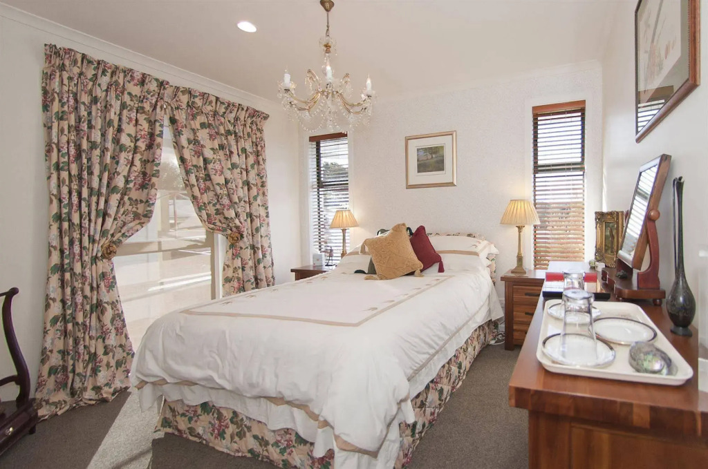 Bayview Valley Lodge Bed & Breakfast