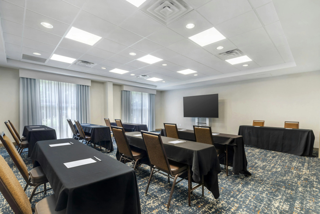 Hampton Inn & Suites by Hilton Plymouth