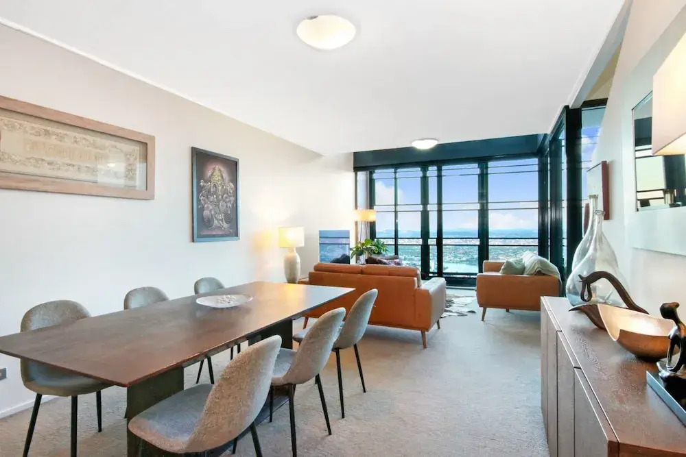 Spacious 3 Bedroom Apartment With City and River Views