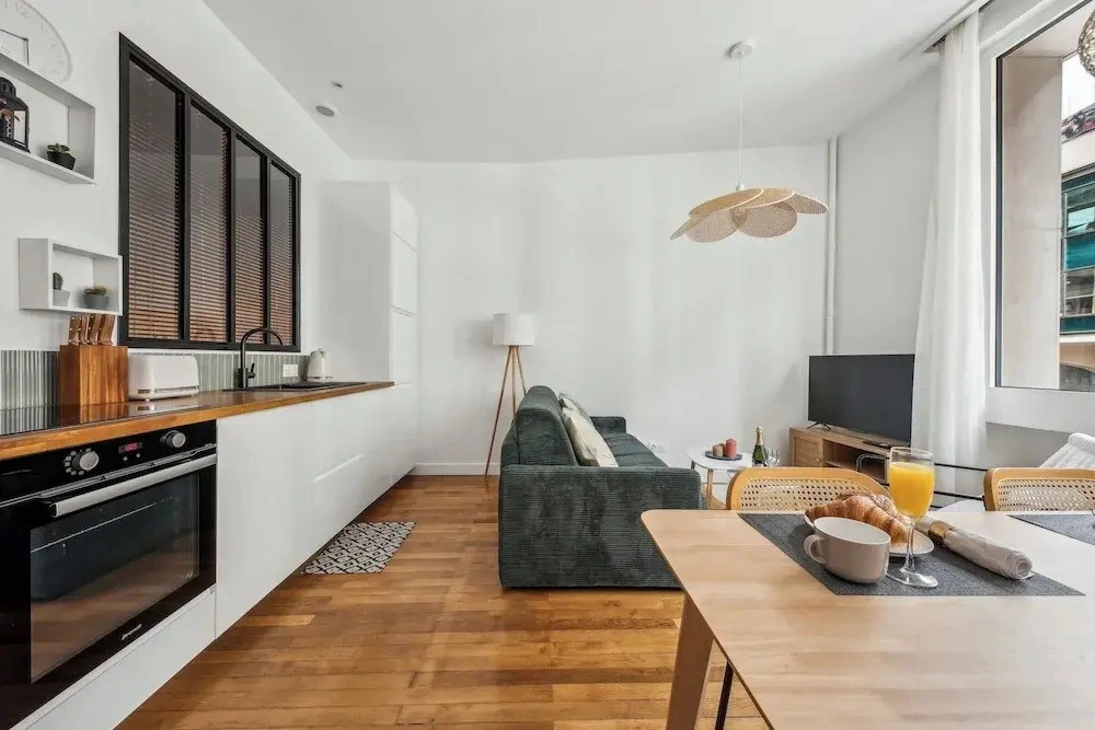 Chic 1BR by Hotel de Ville & The Louvre
