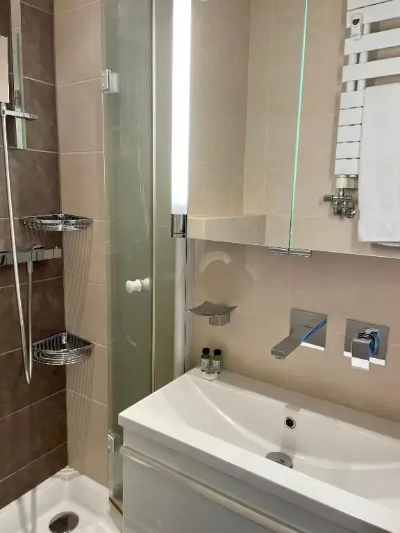 Chambre idéalement située à 50m de la Croisette