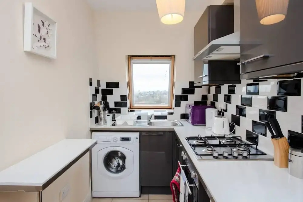 Top Floor Studio Next to Clapham Junction Station