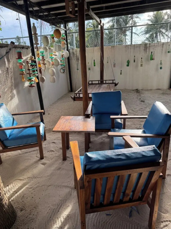 Mandhoo Inn