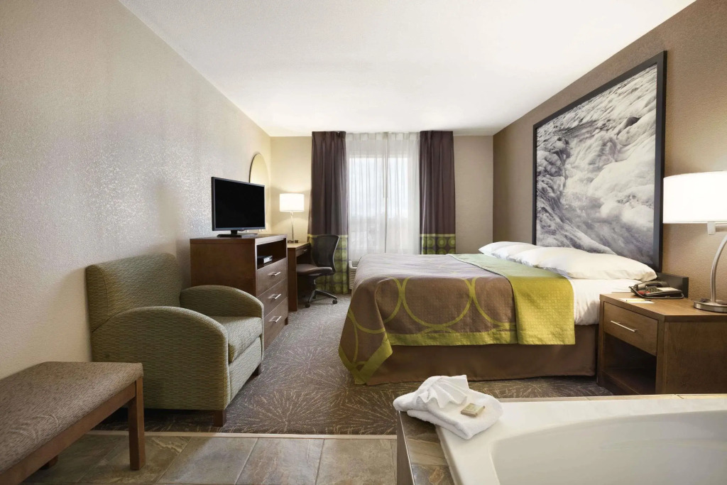Home Inn and Suites Lloydminster