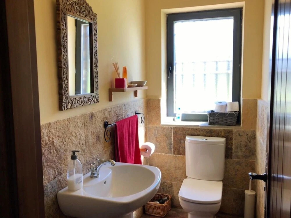Villa With 5 Bedrooms in Maello, With Private Pool and Enclosed Garden