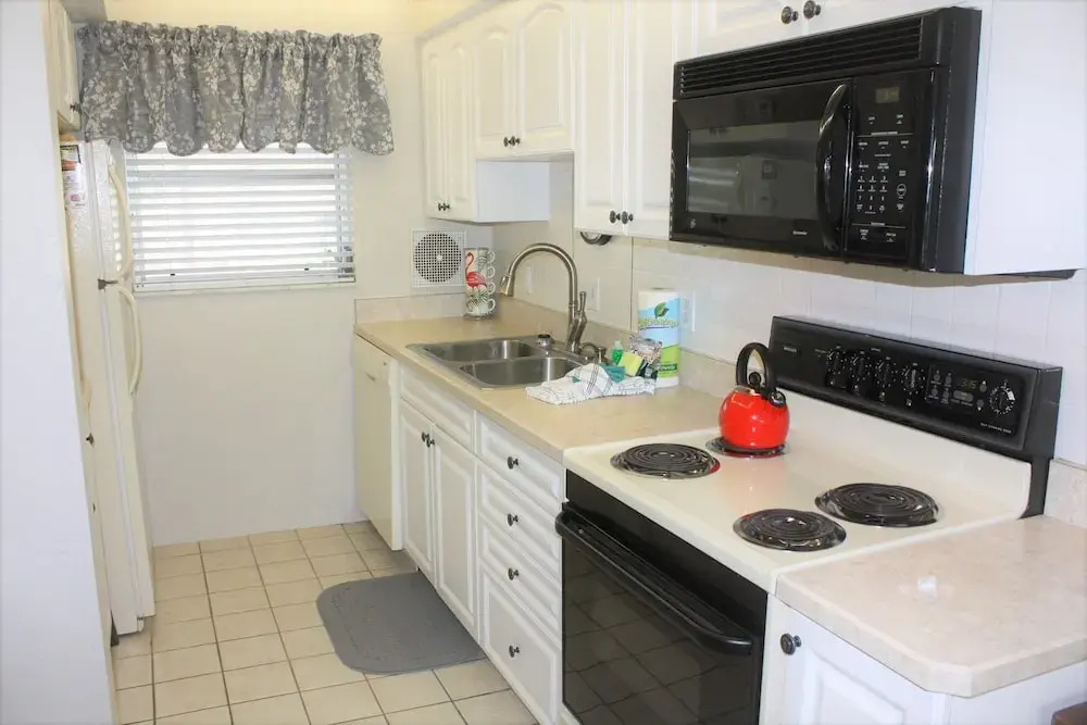 Jamaica Royale 099 - 2 Br Condo