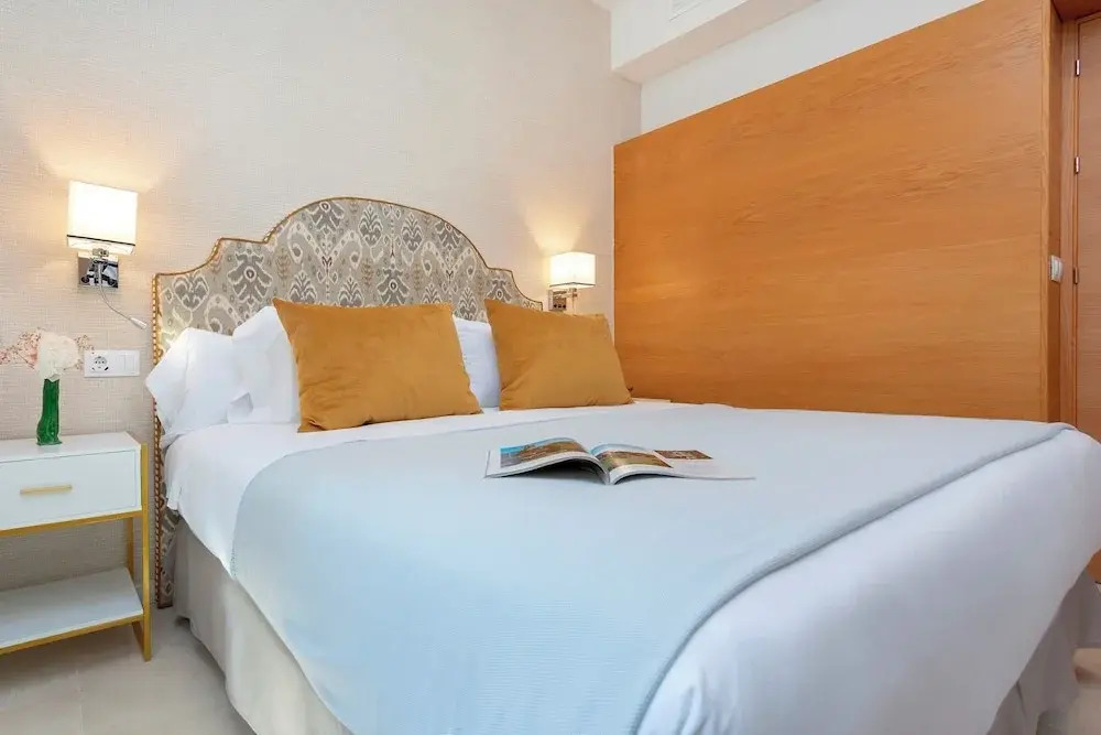 Exclusive Apartment 5BD in Seville. Carlos V