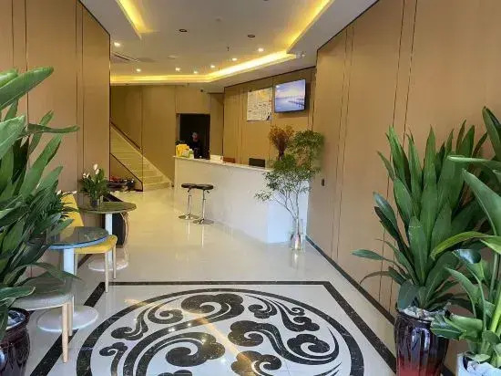 Shenghe Boutique Hotel (Zhengzhou High-speed Railway East Station Jicheng Metro Station)
