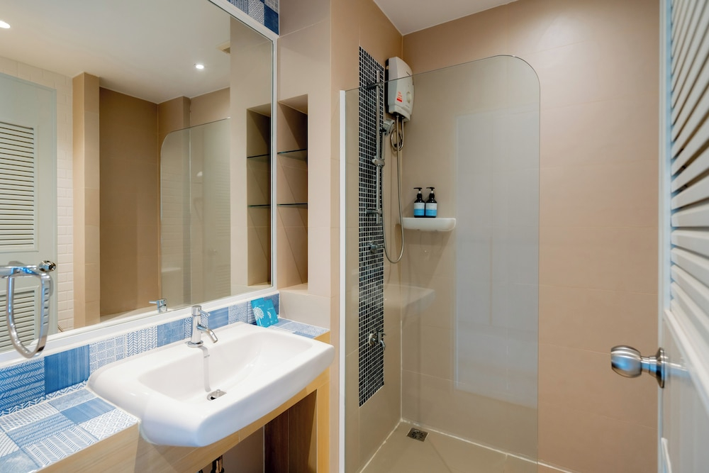 Aster Canopy Suites & Living