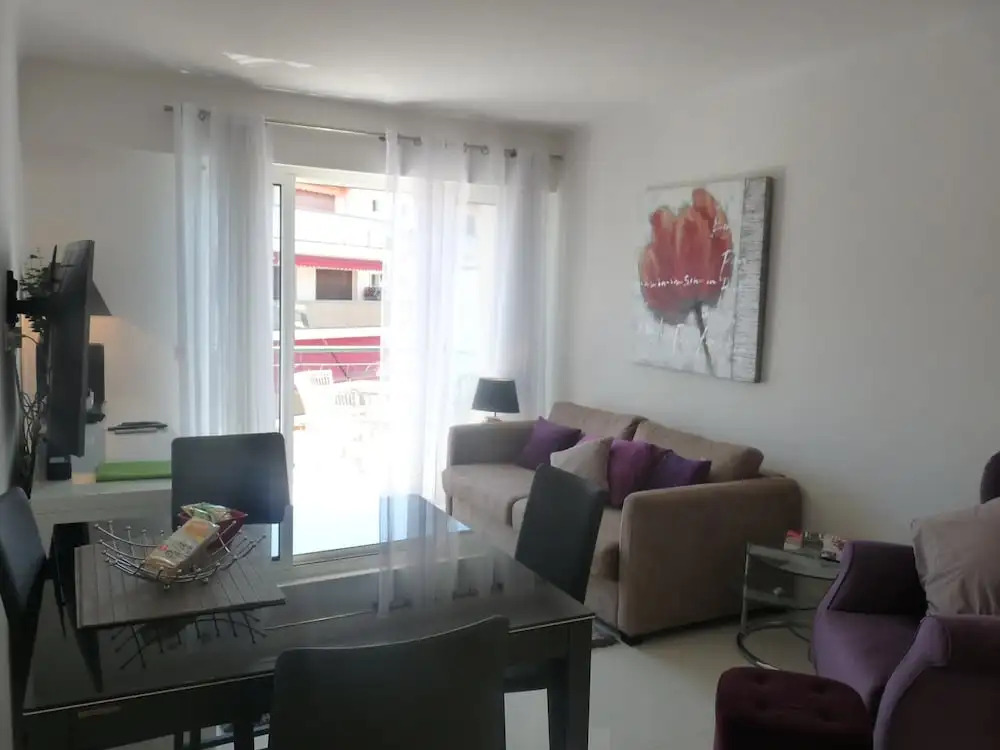 Two Bedroom Apartment Next to the Croisette in Cannes a Short Walk to the Palais des Festivals - 1961