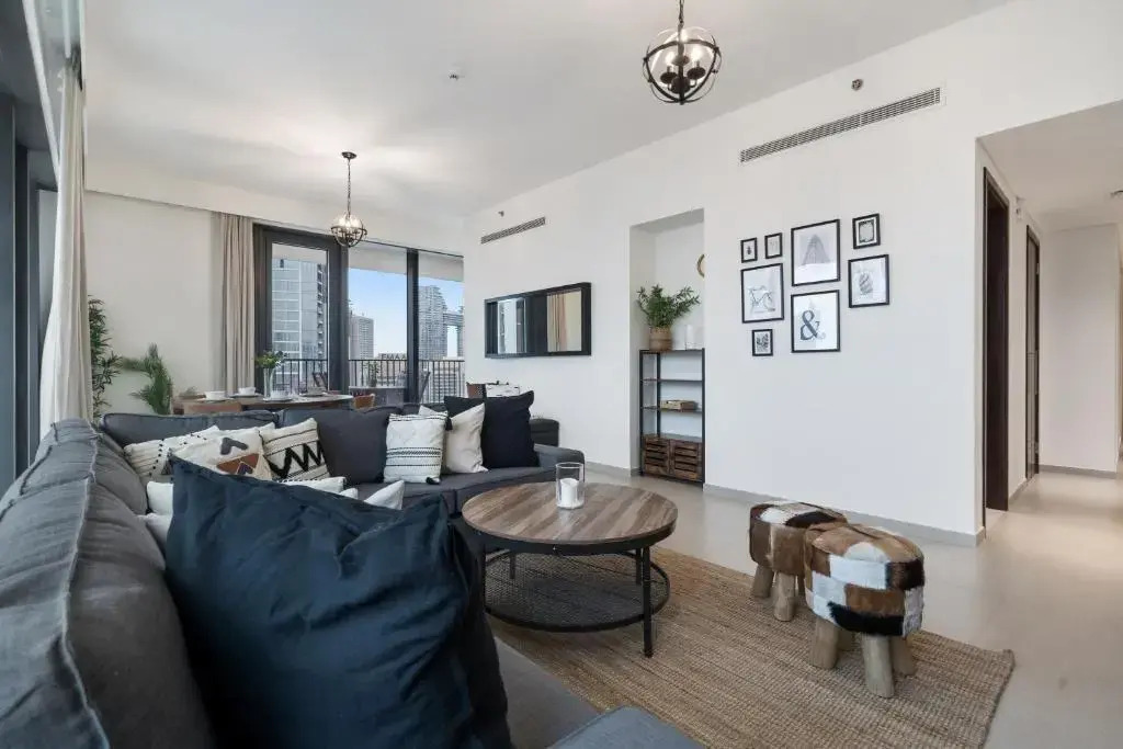 Monty - Breathtaking City Views From DT Apt with Terrace
