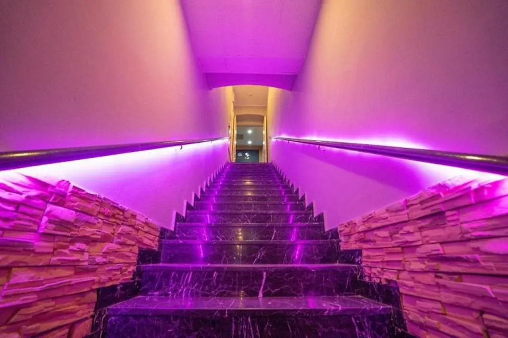 Tarqovi Hotel