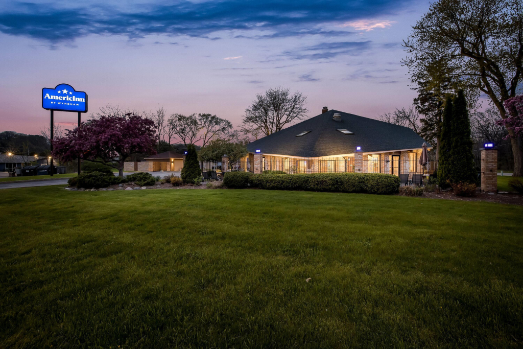 AmericInn by Wyndham Delafield-Waukesha-Milwaukee