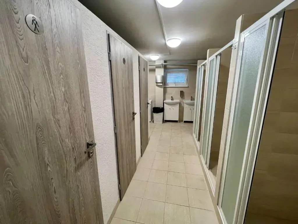 Hostel H18