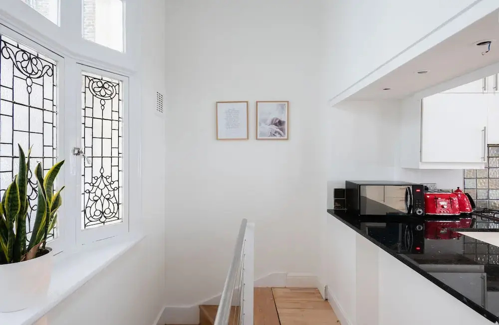 2 bedroom family home in trendy Notting Hill