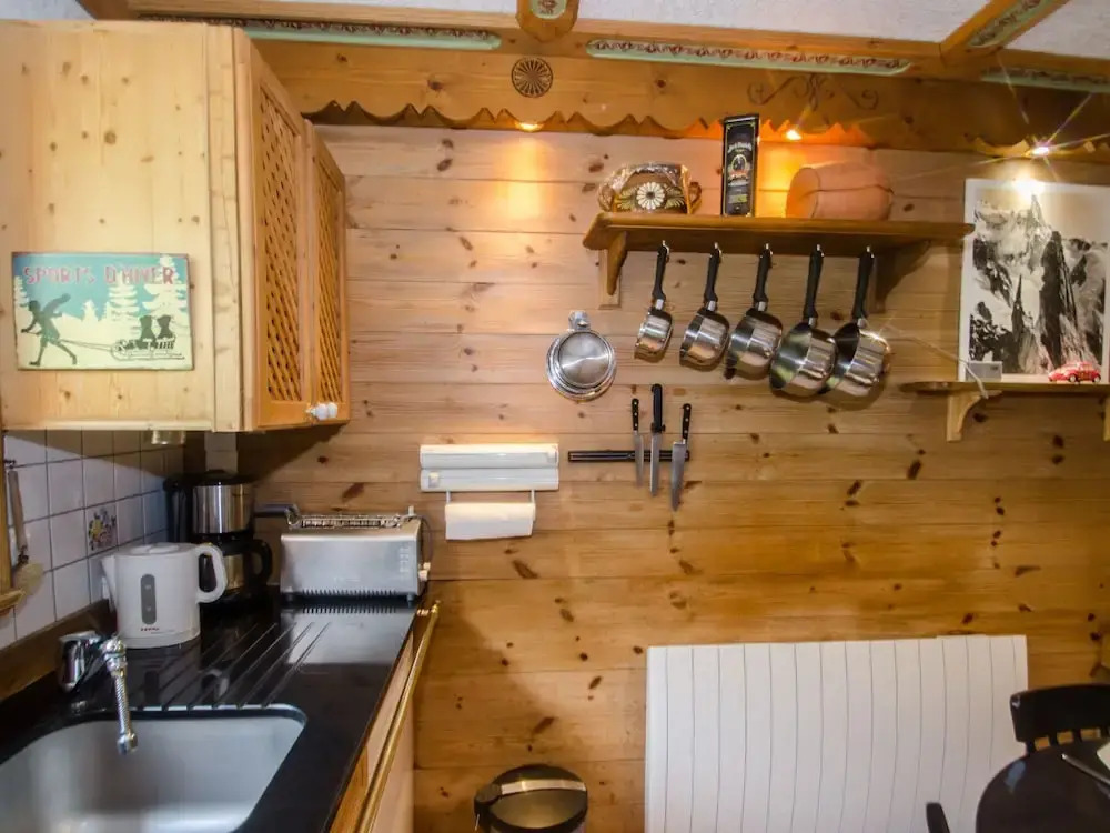 Beautiful Apartment With a Somewhat Unusual Layout Less Than 1km From the Slopes
