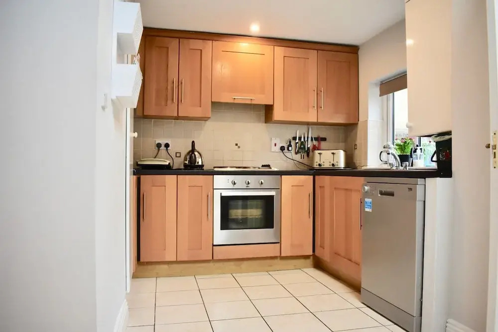Traditional 4 Bedroom Home in Trendy Ranelagh