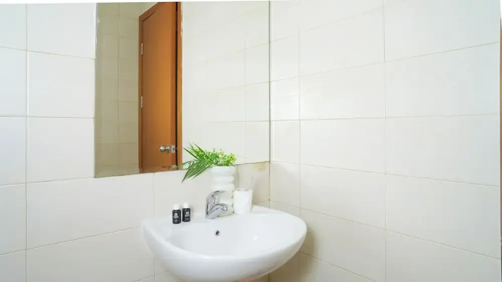 Modern 2Br With Service Room Apartment Woodland Park Residence