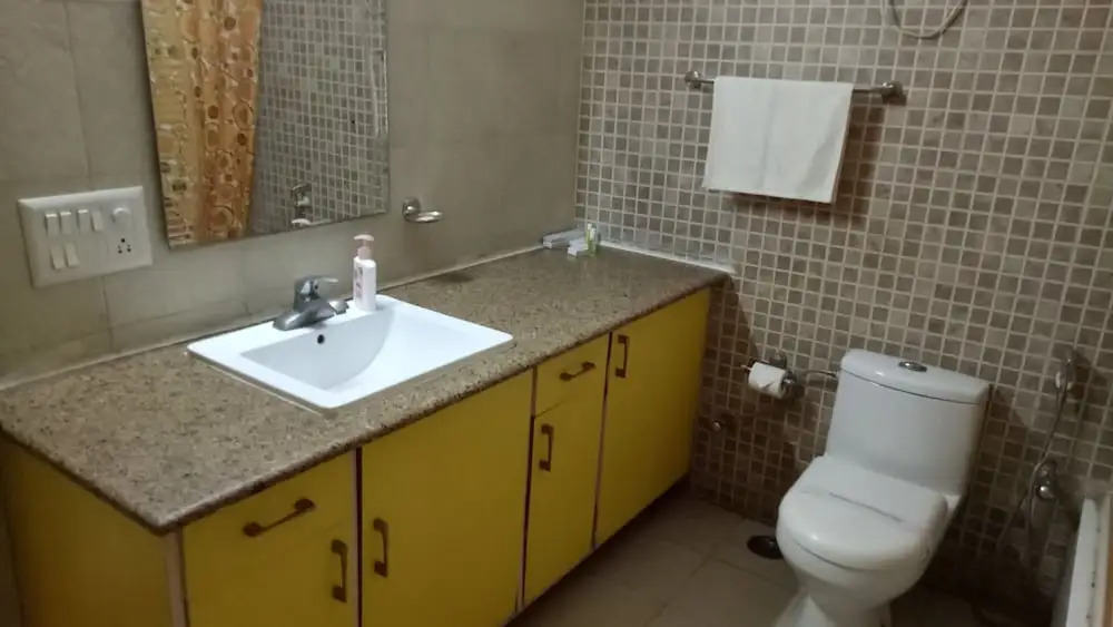 BluO 3BHK Golf course road with Balcony and Lift
