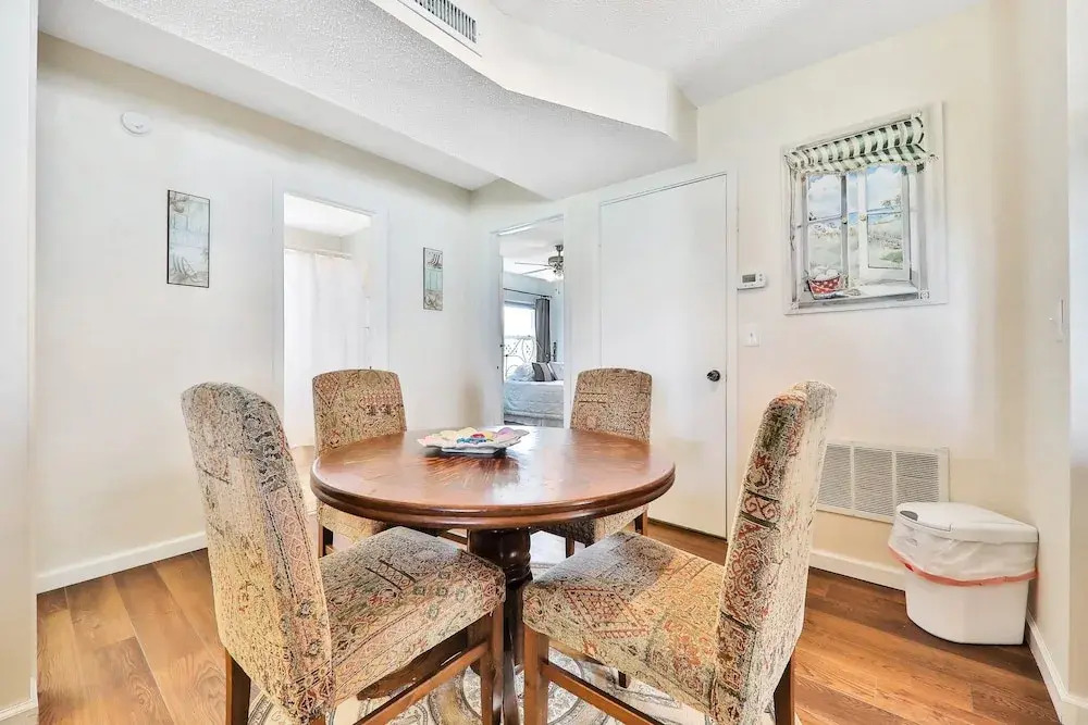 Updated Condo in Oceanfront Building With Private Beach Access - Near Dining