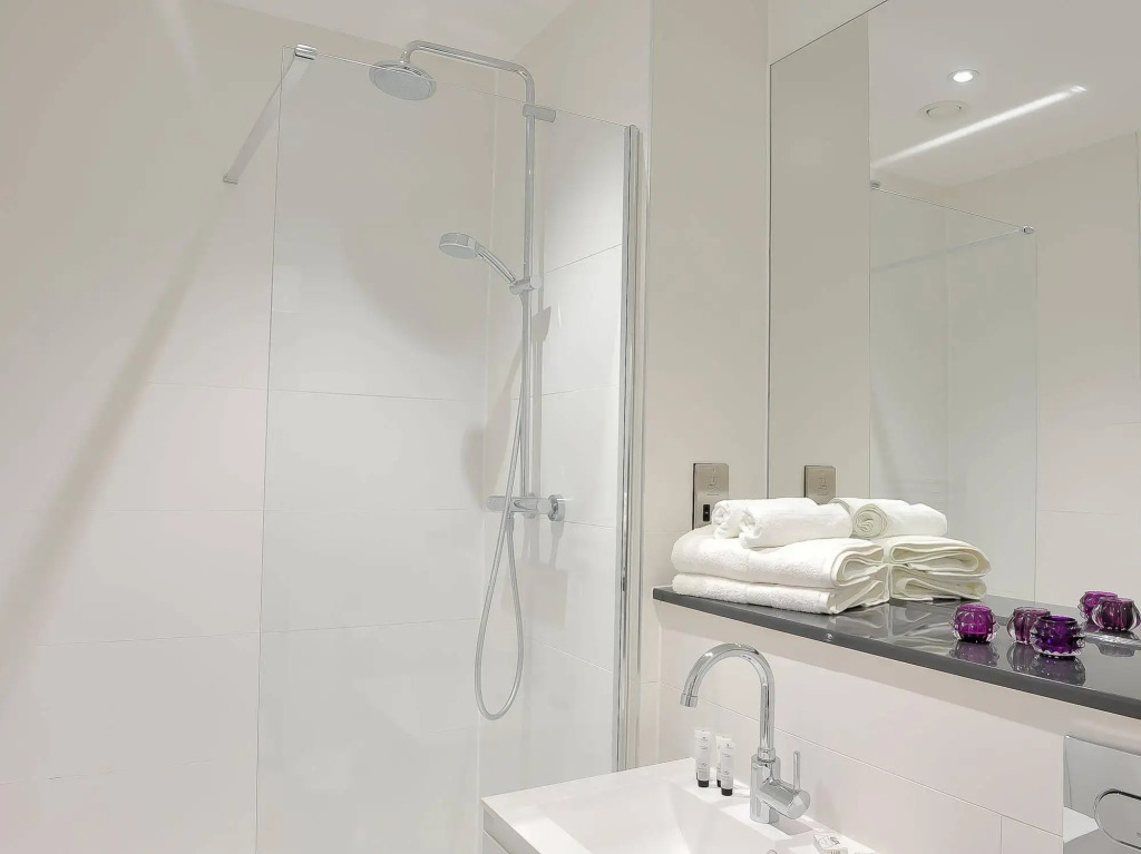 Select Serviced Accommodation - Garrard House