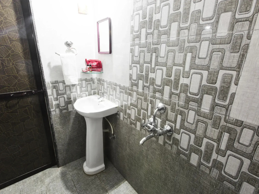 OYO 756 Hotel Sarang Heritage