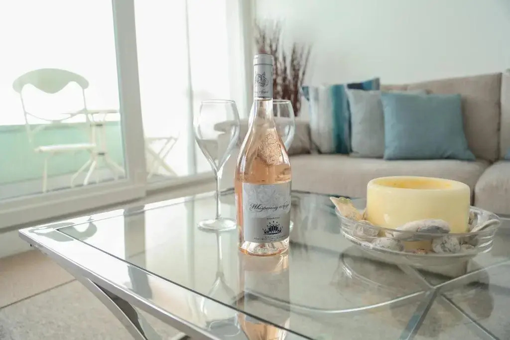 Tides - Beach Front Apartment in Bracklesham Bay