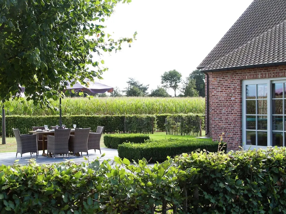 Peer Villa with Garden