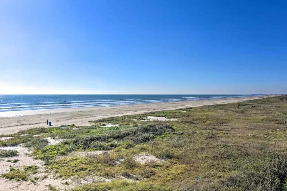 Terramar Beach & Pool Access: West Galveston Home!