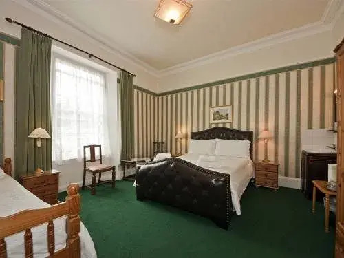 Ashurst Lodge Hotel