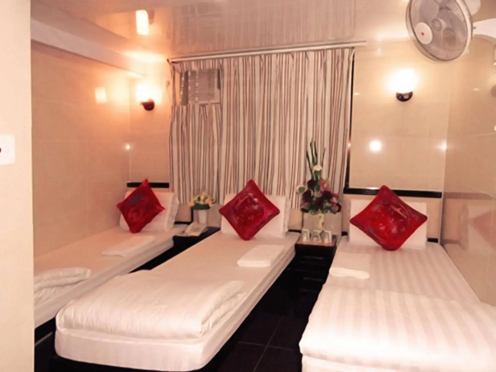 Dhillon Hostel - Reception 10th floor Block E CHUNGKING MANSION