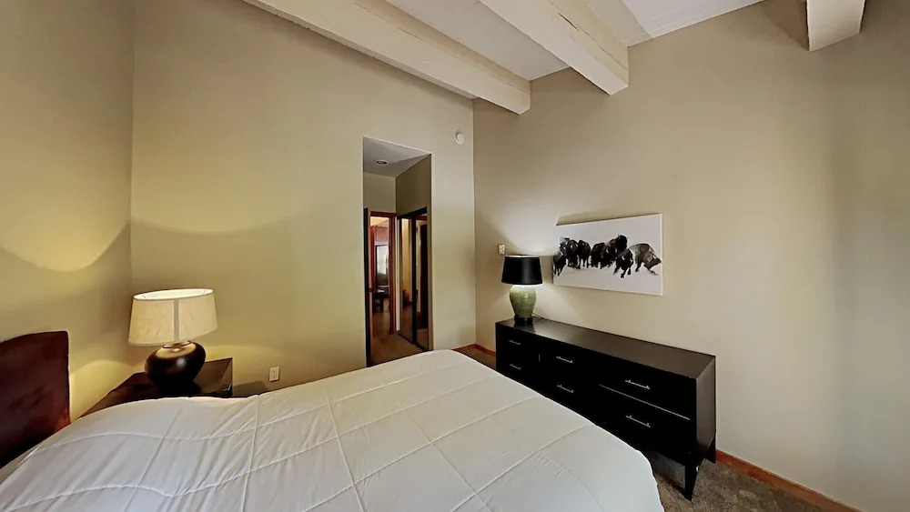 St, Anton Street View 2-Bedroom Condo with full kitchen