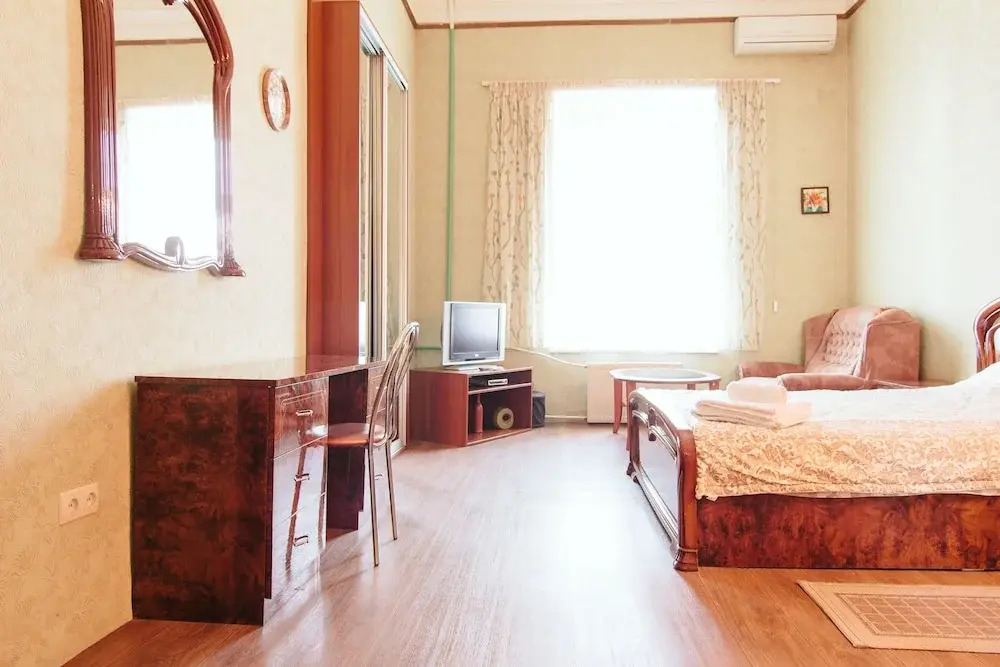 Rent Express Chervony 11