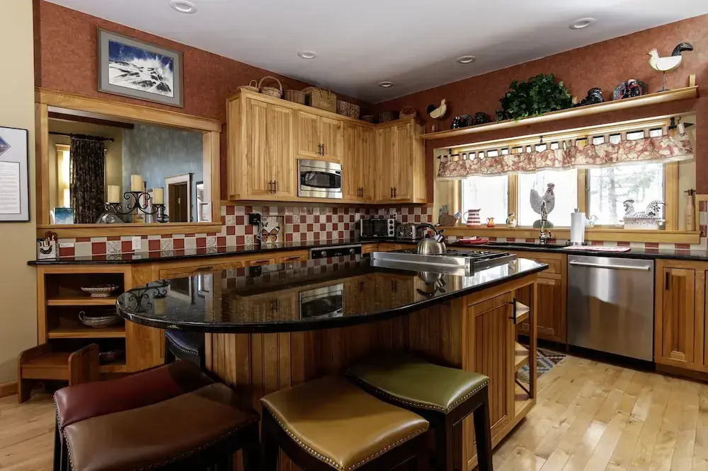 Luxury 6Br Solitude Village- Indoor Bball Court, Private Tub Home