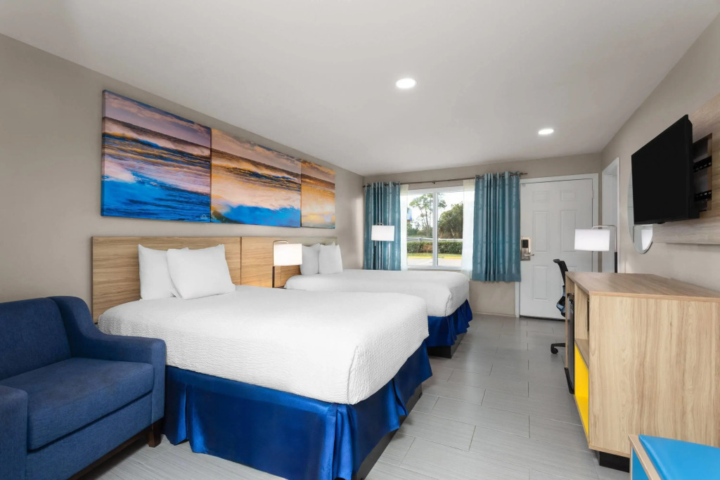 Days Inn by Wyndham Fort Myers Springs Resort