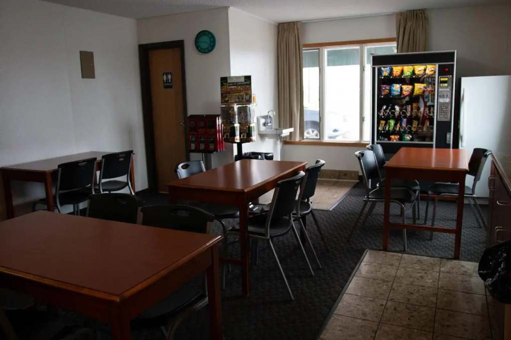 East Grand Inn Grand Forks ND I 29