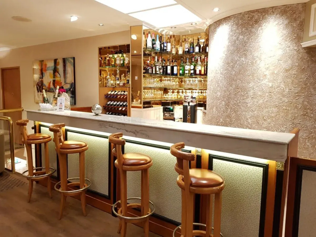 Hotel Champerret Elysees