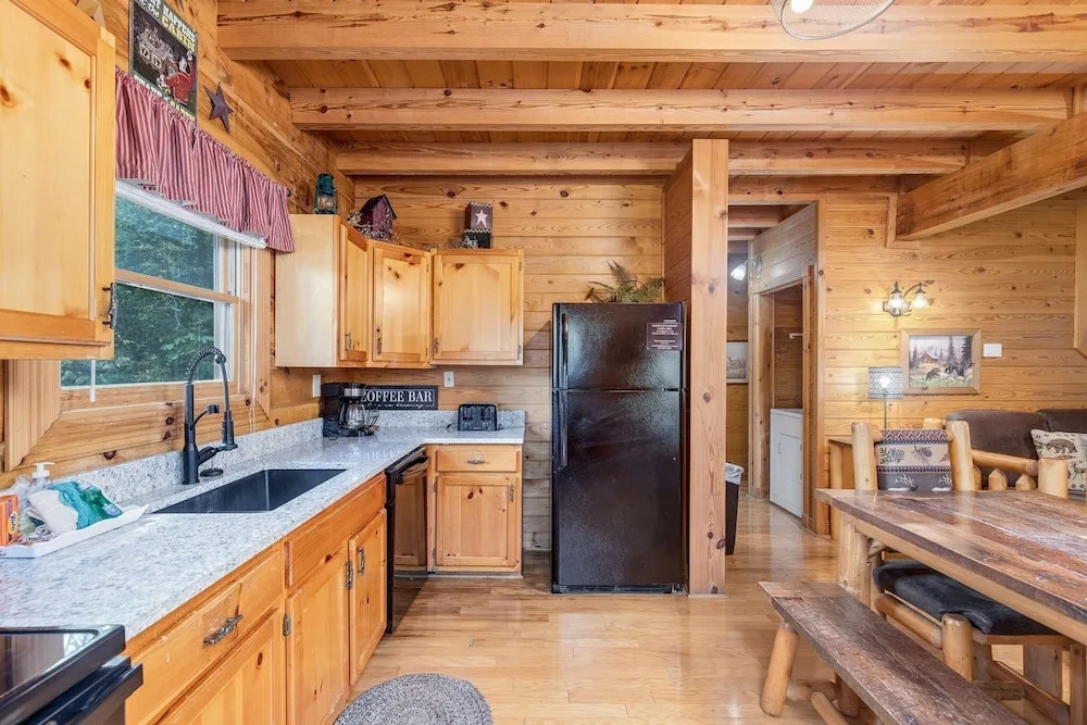 Er81 - Family Making Memories 3 Bedroom Cabin by RedAwning