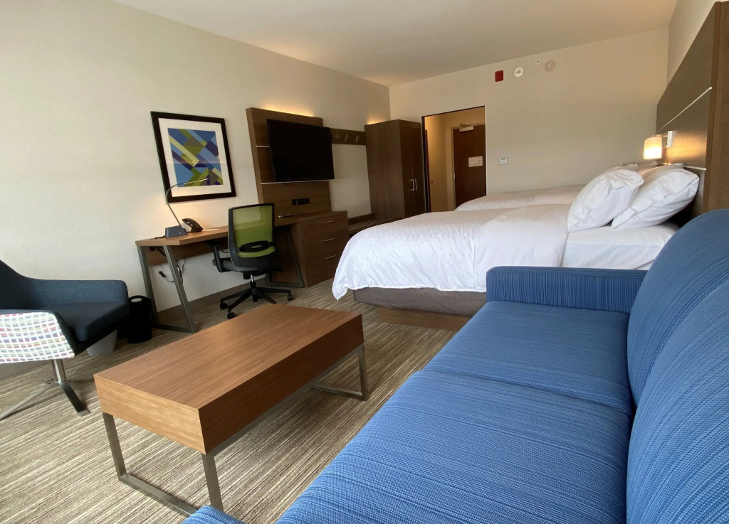 Holiday Inn Express & Suites - Aurora by IHG