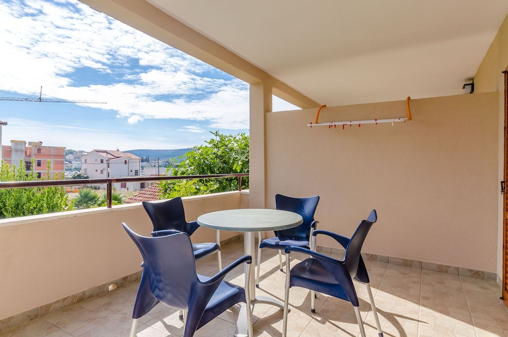 Apartments Milivoj