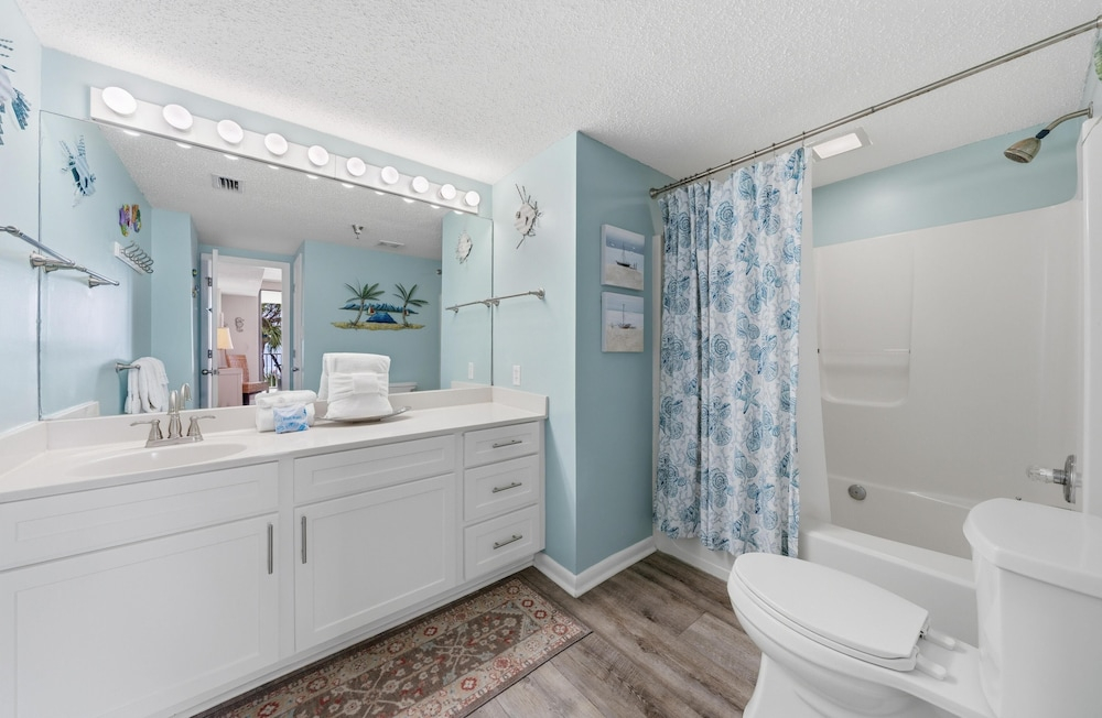 Romar Place 202