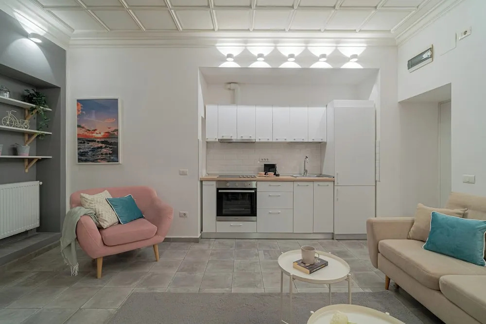 Central 4BR Flat - 2 Units Combined with Balconies, Near Cismigiu, 2 Kitchens & 2 Baths