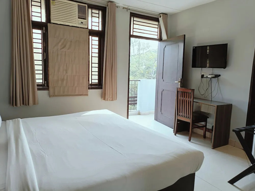 Silver Arrow Guest House