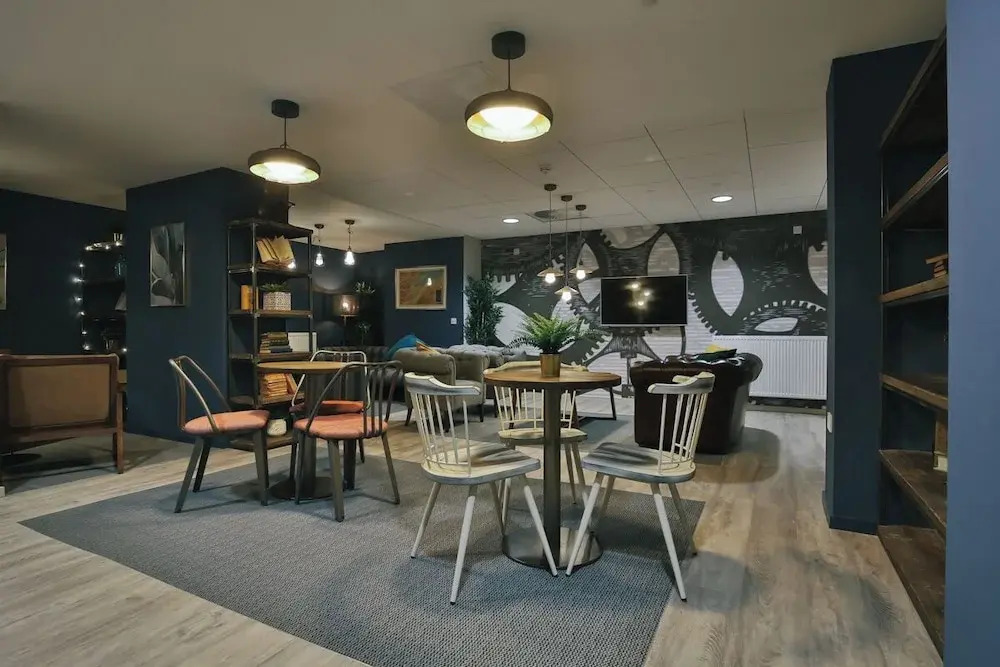 For Students Only - George Street in Glasgow - walking distance to High Street Station