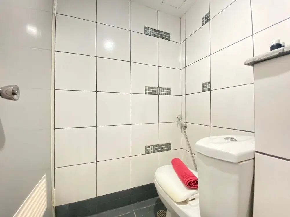 Quite 2Br Apartment Ac In Living Room At The Jarrdin Cihampelas