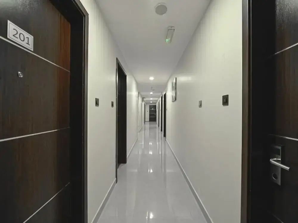Golden Crown Hotel Alseeb Muscat