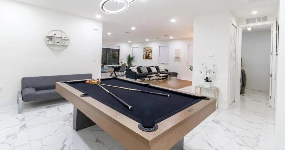New Vibrant Villa - Heat Pool -Pickeball