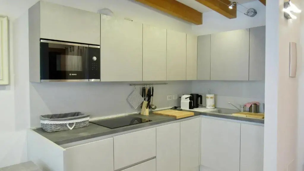 Silver Thermal Home